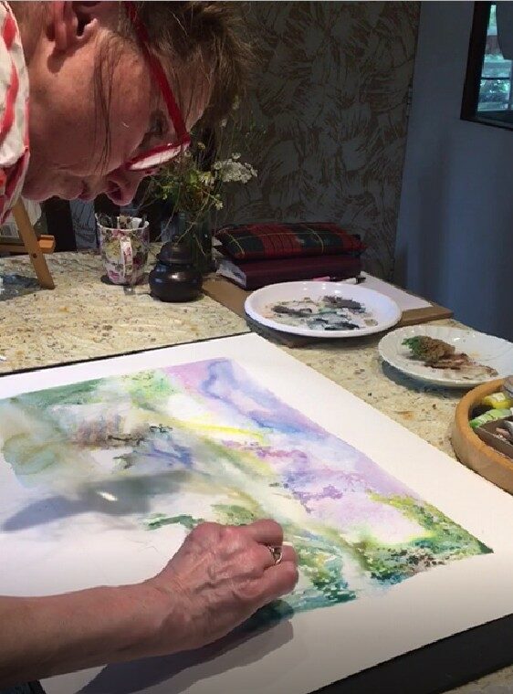 Illustratrice Mandy Nellestein aan het werk